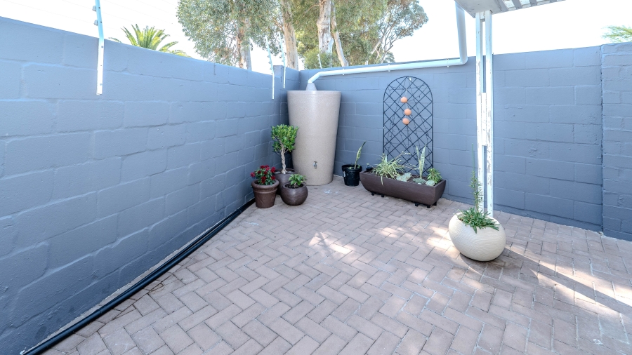 2 Bedroom Property for Sale in Sonstraal Heights Western Cape